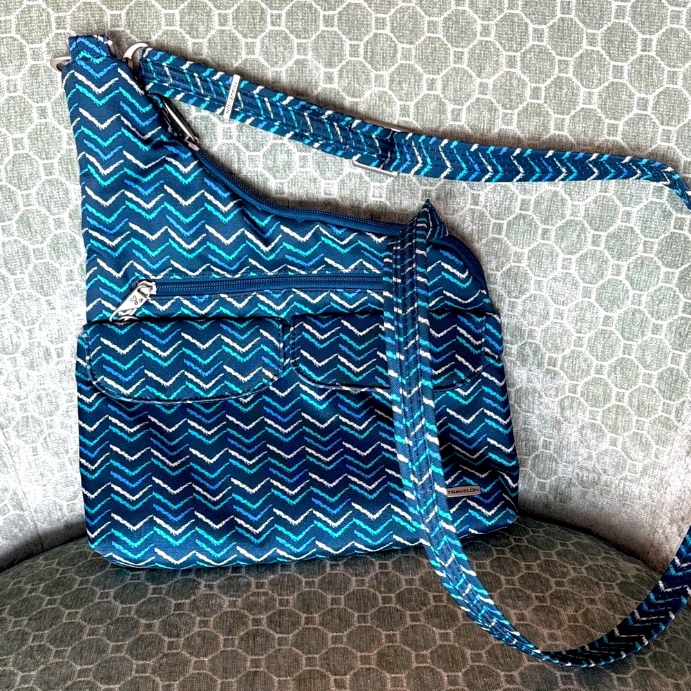 Travelon Stylish Blue Chevron Crossbody Bag